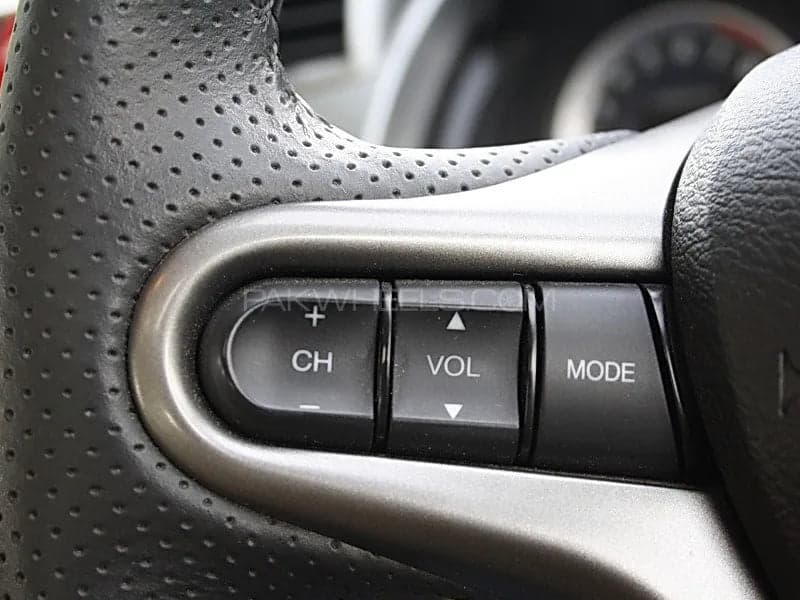 Honda Civic Reborn 2006-2012 Multimedia Steering Wheel Audio Control Buttons — Multimedia Steering Controls for cars in Pakistan