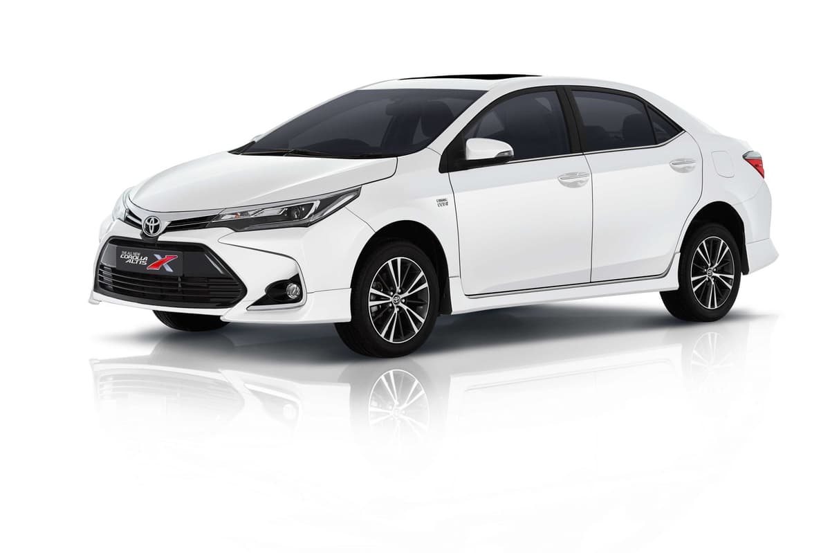 Toyota Corolla E170–E210 (2014–2026) accessories Pakistan